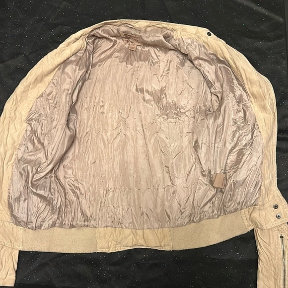 Distressed Cropped Jacket 🧥 - Picture 8 of 15